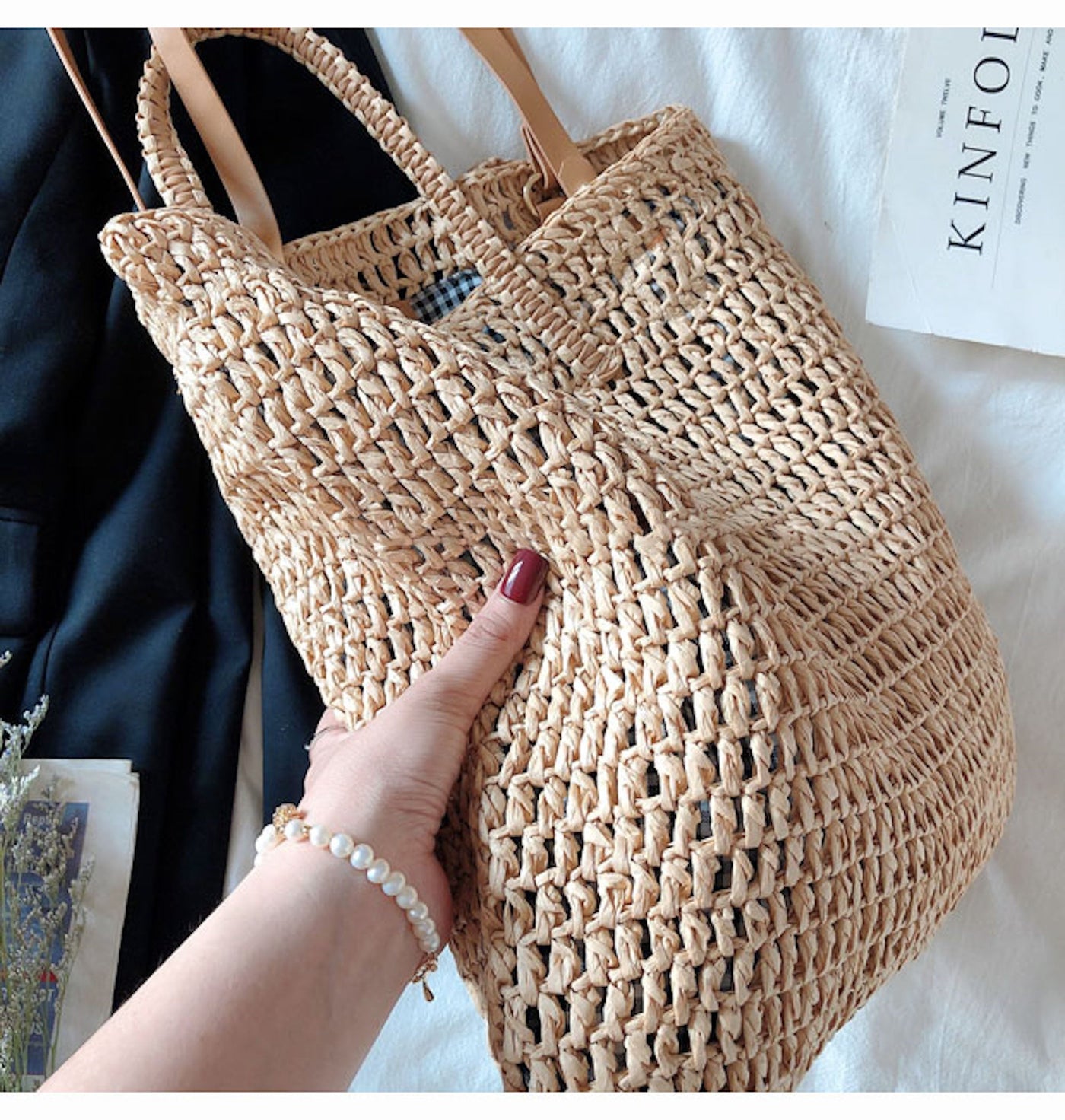 Women’s Minimalistic Straw Woven Tote Bag for Beach, Vacation & Summer Outfits