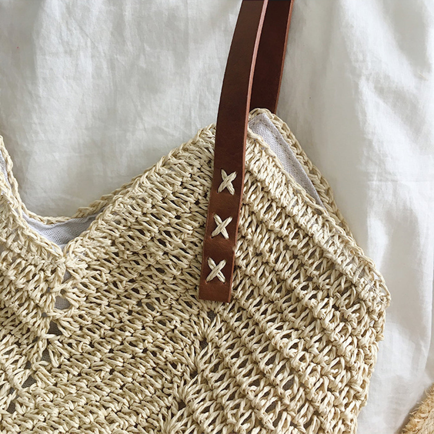 Women’s Retro Straw Woven Tote Bag for Beach, Vacation & Summer Outfits