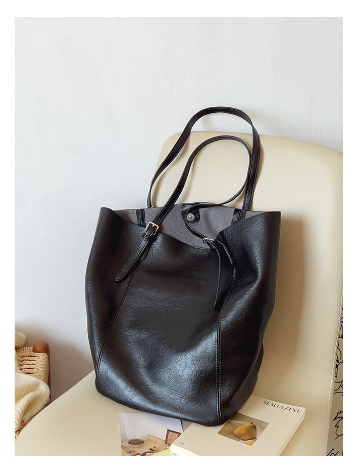 Women’s Simple Leather Tote Bag for Everyday City Outfits