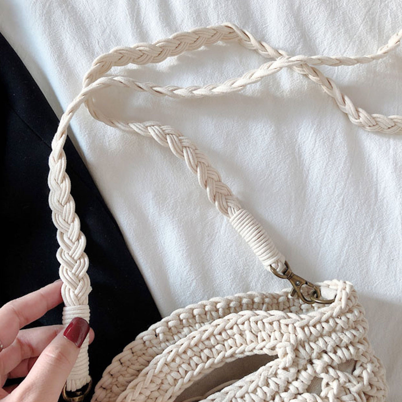 Women’s Retro Crochet Crossbody Bucket Bag for Boho Everyday Style & Gifts