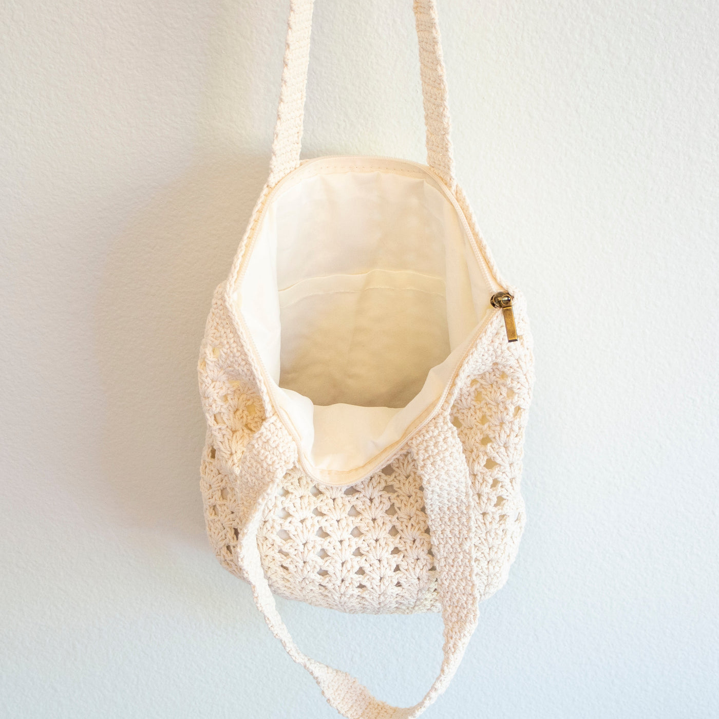 Women’s Handmade Crochet Retro Style Tote Bag for Boho Everyday Style & Gifts