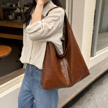 Slouchy Hobo-Tasche aus veganem Leder – große Alltagsschultertasche für Damen