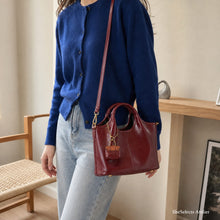 Tote aus veganem Leder, rote Henkeltasche mit Crossbody-Riemen für Damen