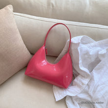 Glänzende Schultertasche aus veganem Leder, strukturierte Handtasche für Damen
