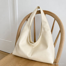 Große Slouchy Hobo-Tasche aus veganem Leder für den Alltag