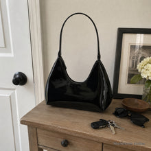 Glänzende Schultertasche aus veganem Leder, strukturierte Handtasche für Damen