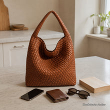 Großer geflochtener Shopper aus veganem Leder – slouchy Schultertasche für Damen