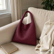 Großer geflochtener Shopper aus veganem Leder – slouchy Schultertasche für Damen