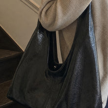 Slouchy Hobo-Tasche aus veganem Leder – große Alltagsschultertasche für Damen