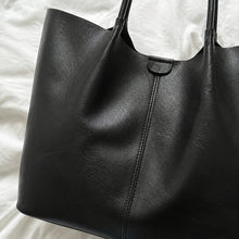 Große weiche Tote aus veganem Leder mit Reißverschluss-Trennfach