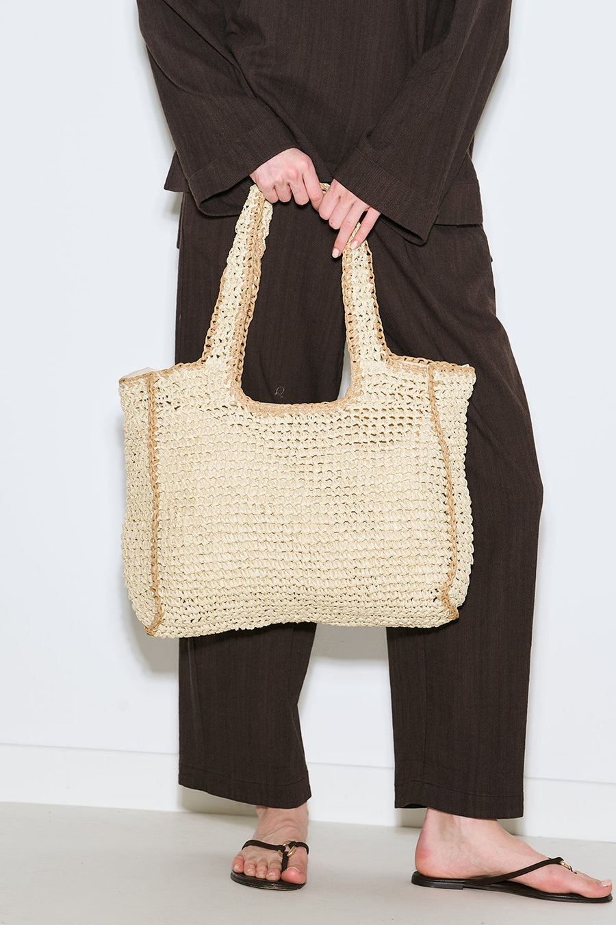 Large beige contrast straw shoulder bag with zip closure, view 1