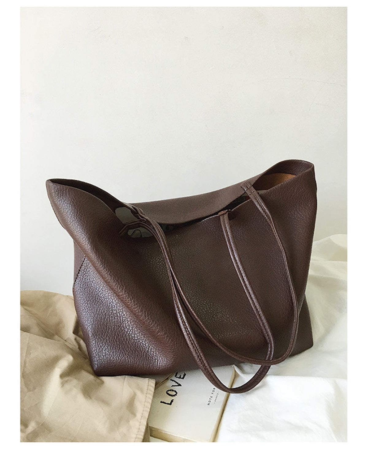 Women’s Large Carryall Tote In Soft Pebbled Leather for Everyday City Outfits