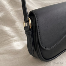 Vegan Leather Baguette Bag, Retro Shoulder Purse with Asymmetric Flap