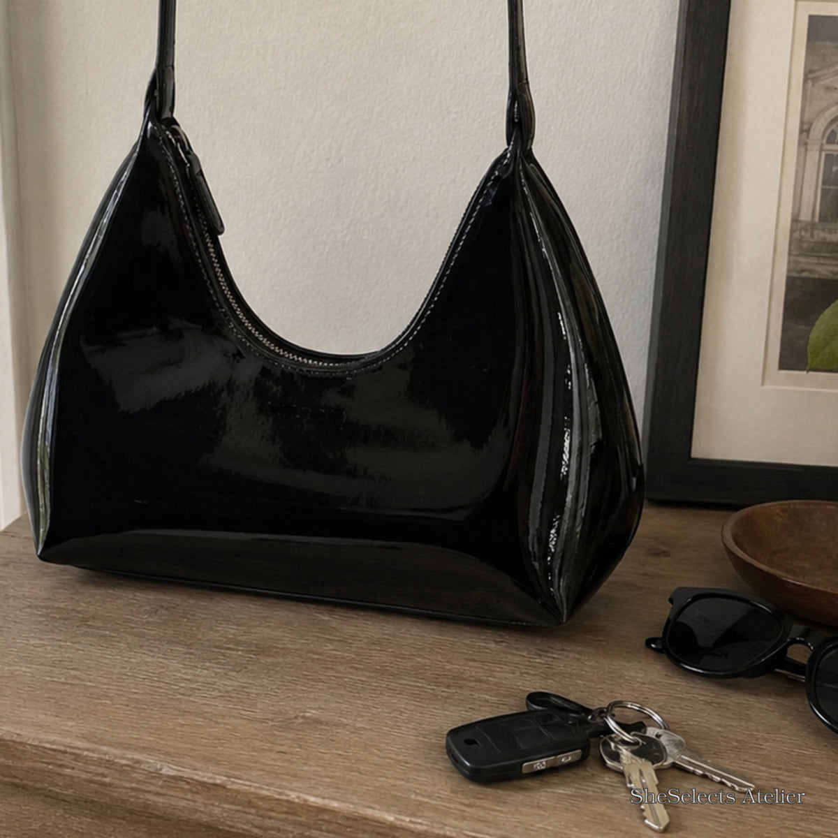 12 closeup black handle