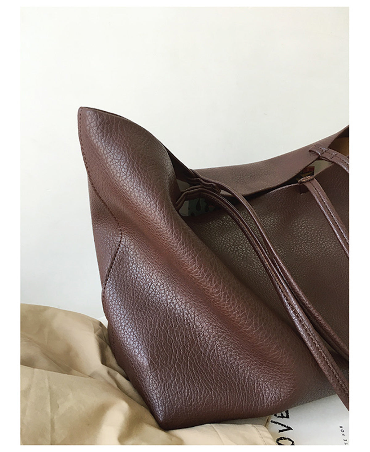 Women’s Large Carryall Tote In Soft Pebbled Leather for Everyday City Outfits