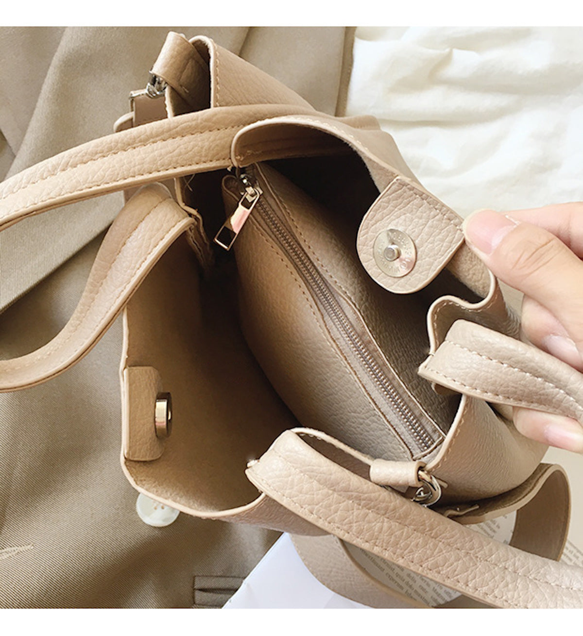 Women’s Ultra Soft Leather Bucket Bag for Everyday City Outfits