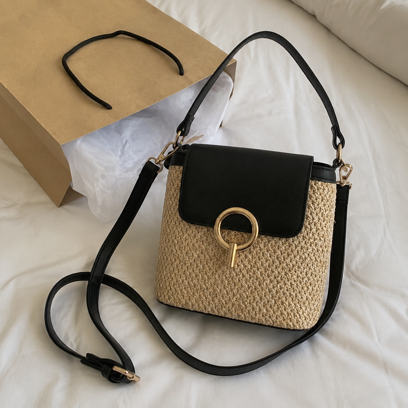 Straw Crossbody Bag for Women, Woven Summer Shoulder Purse with Flap