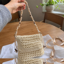 Geflochtene Stroh-Crossbody-Tasche mit Perlenriemen, Boho-Sommertasche