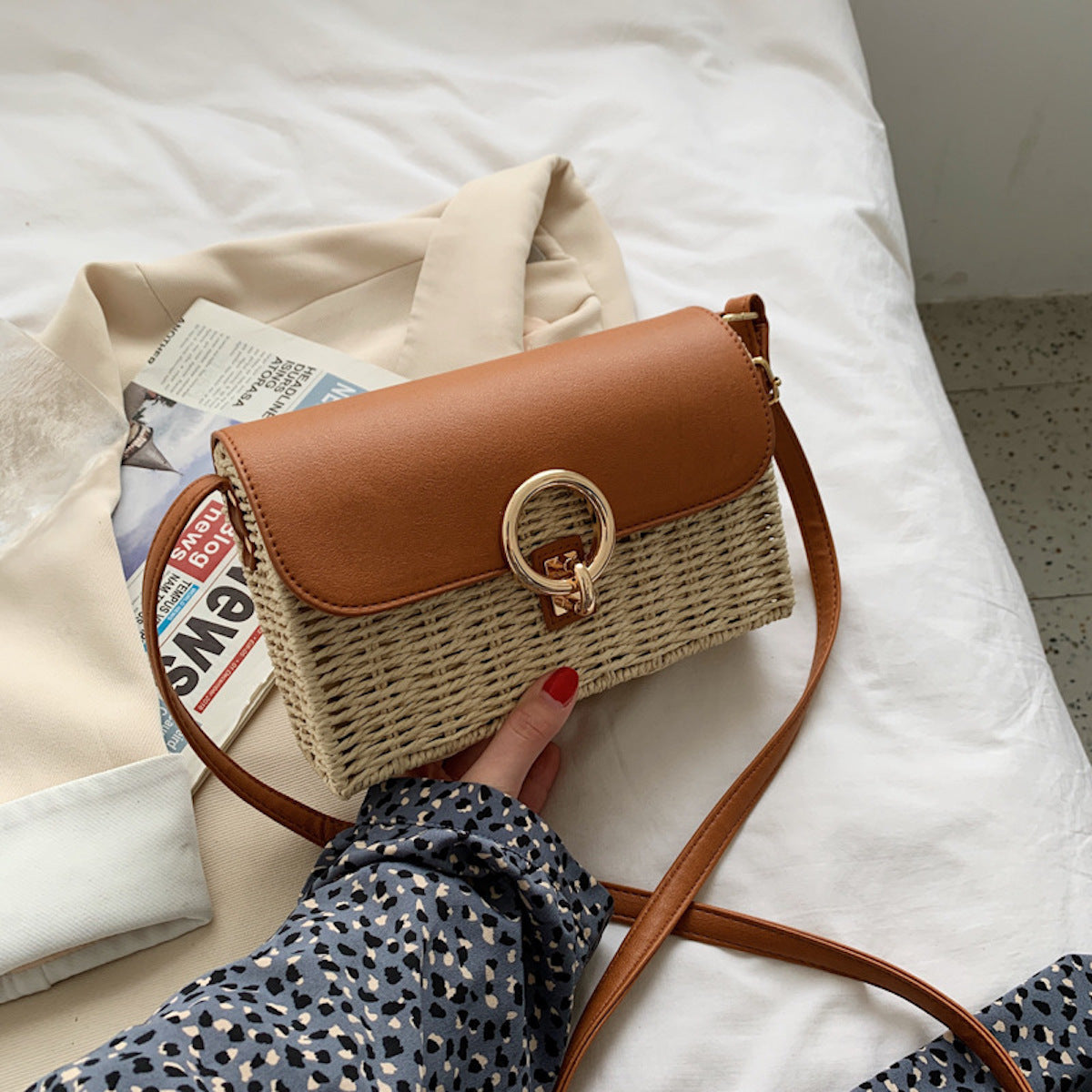 Women’s Straw Woven Box Bag with Leather Flap Handbag for Beach, Vacation & Summer Outfits
