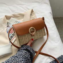 Damen Korbtasche mit Lederklappe – Handtasche für Strand, Urlaub & Sommeroutfits