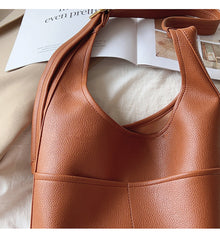 Women’s Simple Leather Tote Bag for Everyday City Outfits