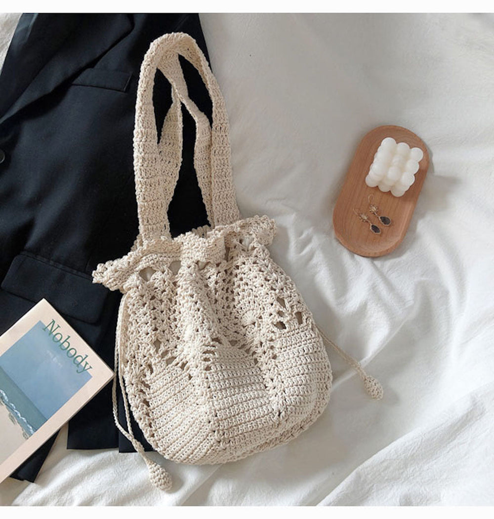 Gehäkelte Umhängetasche aus Baumwolle mit Blumenmuster für den Boho-Alltagsstil und als Geschenk
