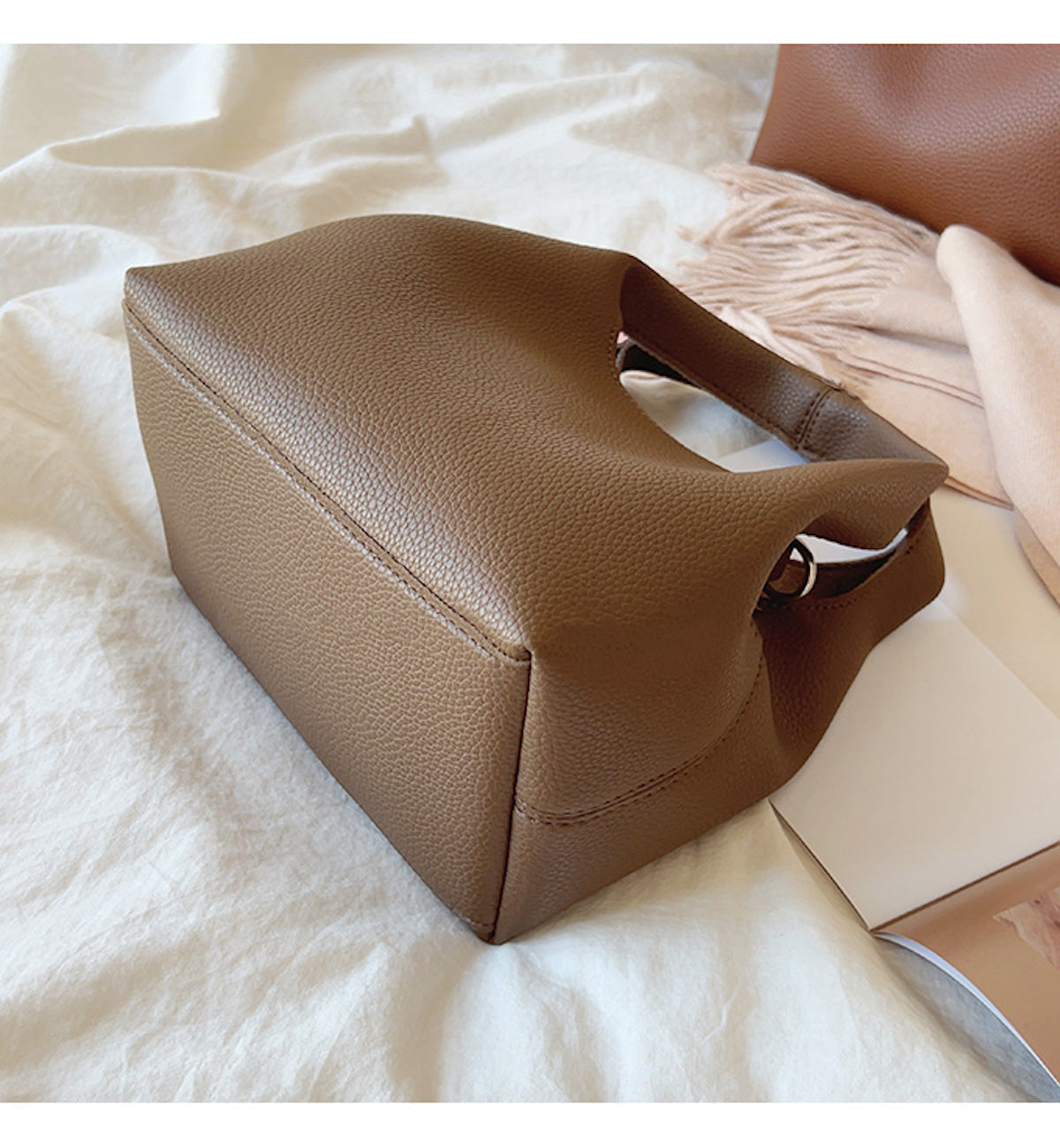Women’s Soft Leather Bucket Shoulder Bag for Everyday City Outfits