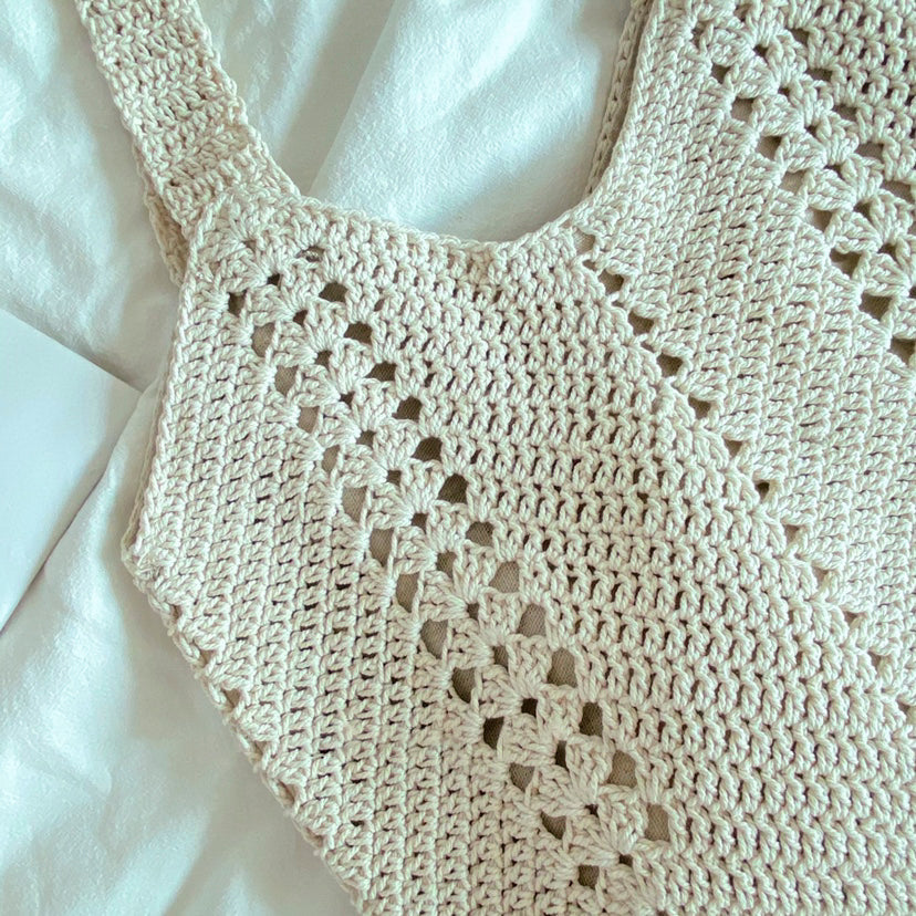 Women’s Minimalistic Crochet Handbag Shoulder Bag for Boho Everyday Style & Gifts