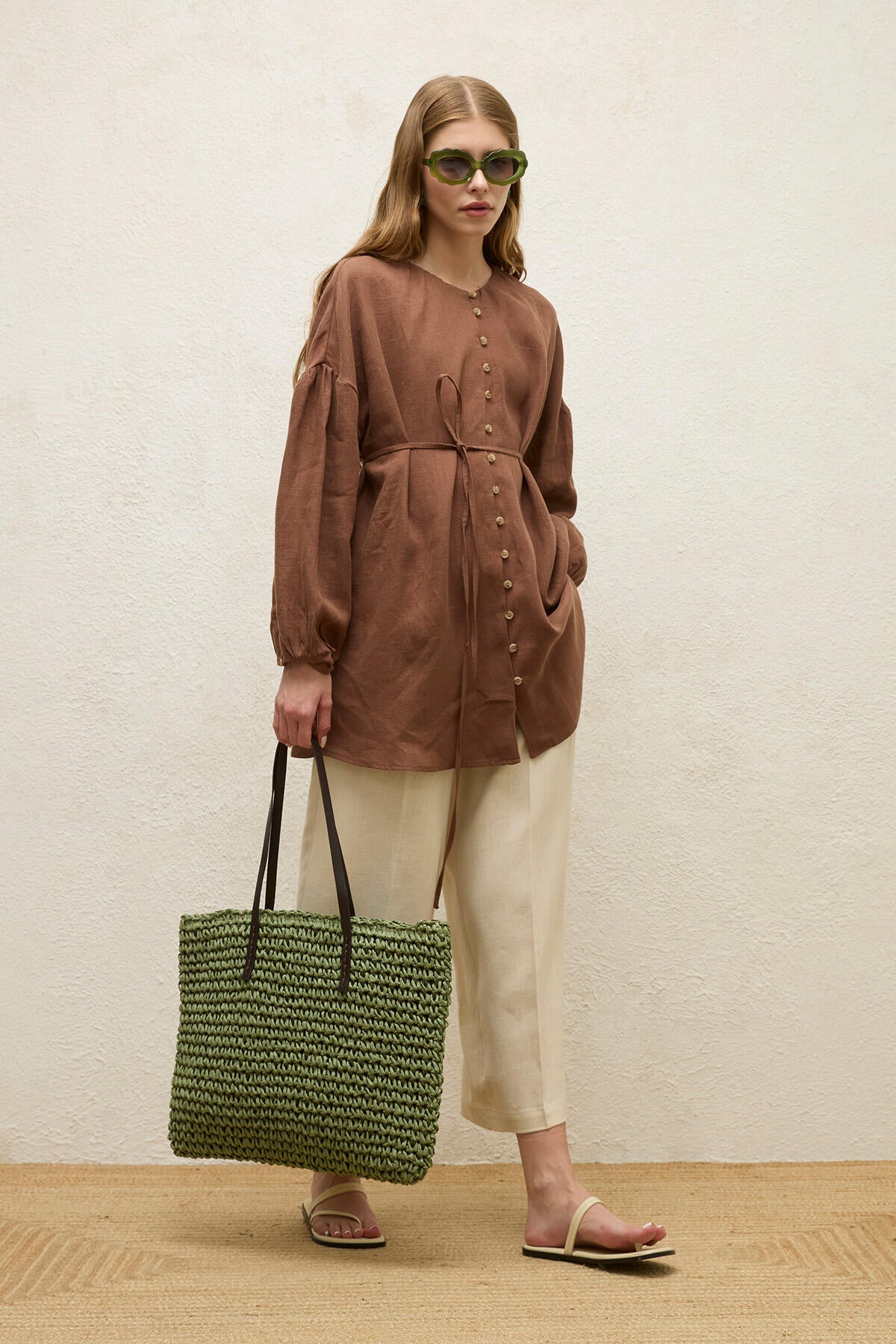 Green woven straw shoulder bag with faux leather strap and zip closure, view 2