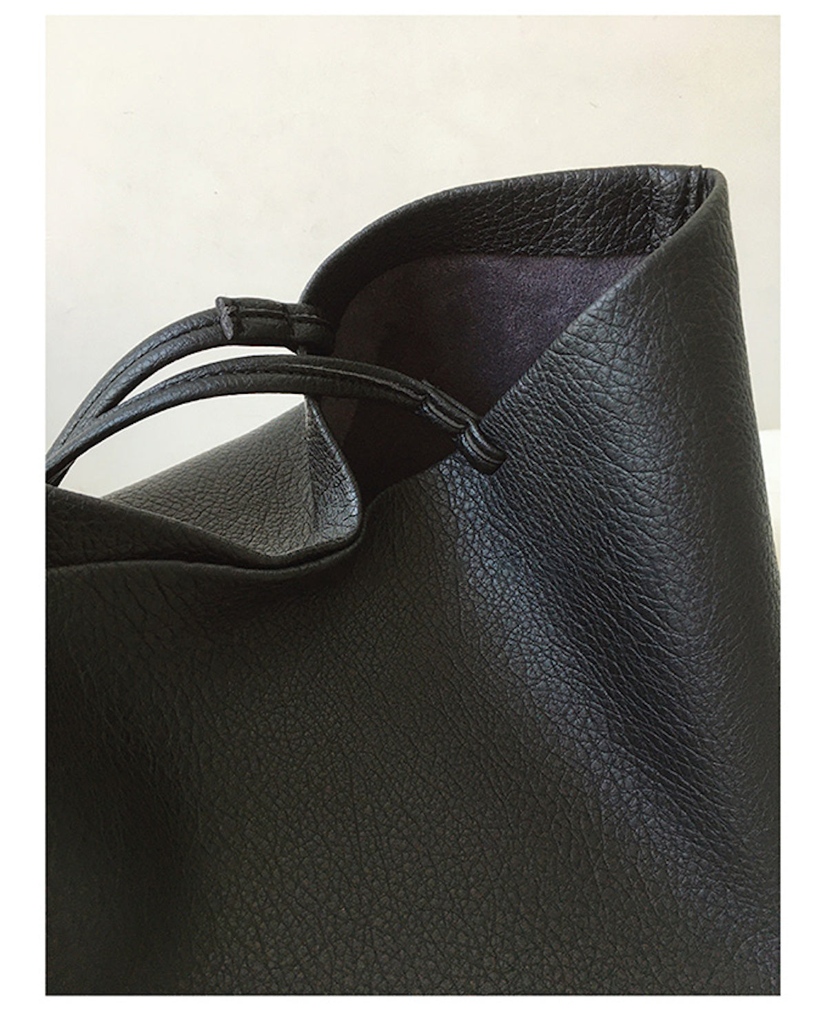 Women’s Large Carryall Tote In Soft Pebbled Leather for Everyday City Outfits