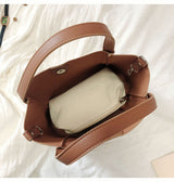 Women’s Leather Bucket Bag for Everyday City Outfits