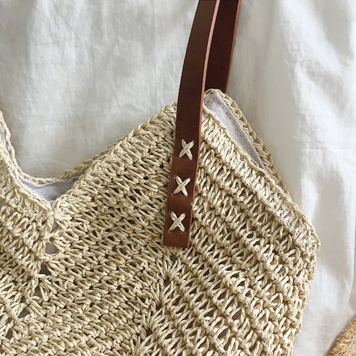 Women’s Retro Straw Woven Tote Bag for Beach, Vacation & Summer Outfits