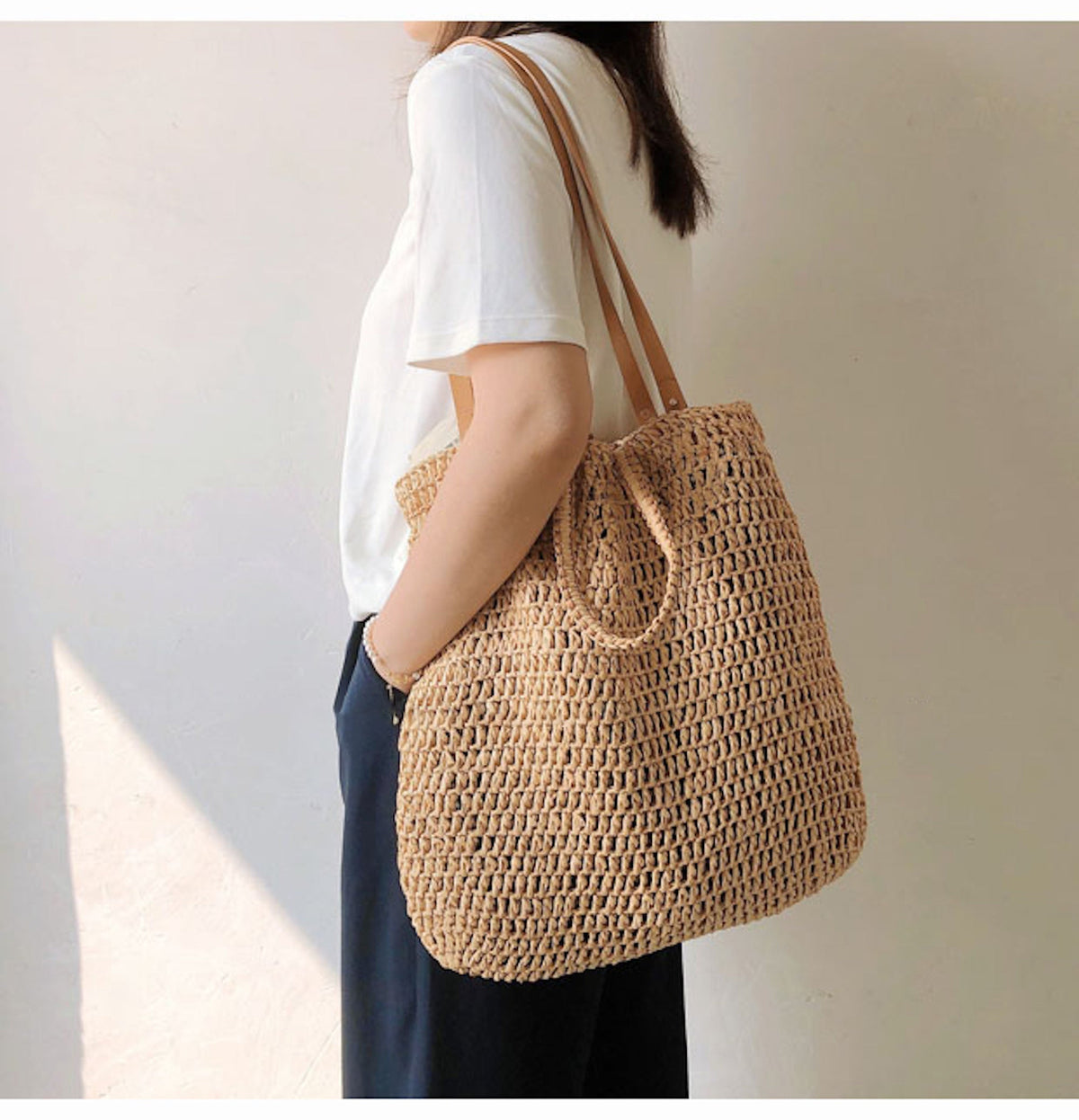 Women’s Minimalistic Straw Woven Tote Bag for Beach, Vacation & Summer Outfits