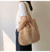 Women’s Minimalistic Straw Woven Tote Bag for Beach, Vacation & Summer Outfits