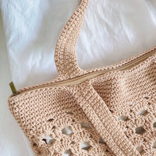 Women’s Retro Artsy Crochet Tote Bag for Boho Everyday Style & Gifts