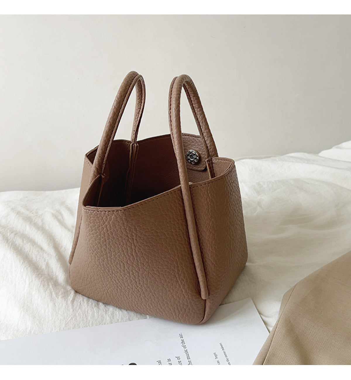 Women’s Soft Leather Bucket Bag for Everyday City Outfits