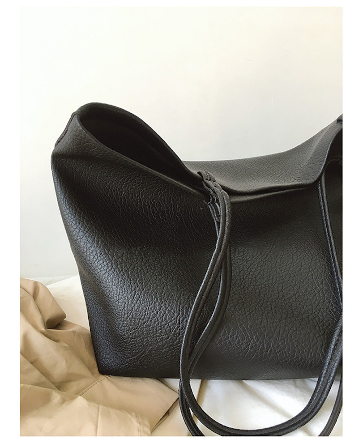 Women’s Large Carryall Tote In Soft Pebbled Leather for Everyday City Outfits