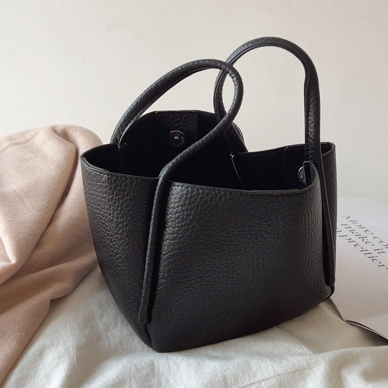 Women’s Soft Leather Bucket Bag for Everyday City Outfits