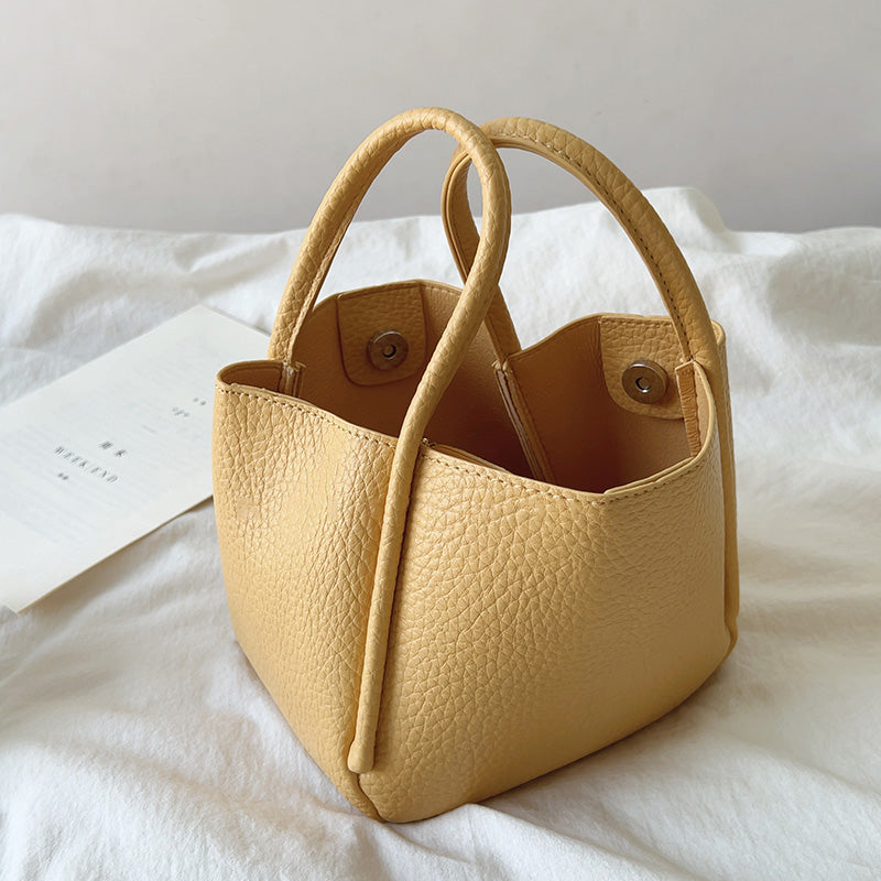 Women’s Soft Leather Bucket Bag for Everyday City Outfits
