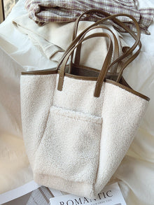 Damen Shopper aus weichem Leder mit großem Fake Fur Besatz für alltägliche City-Outfits