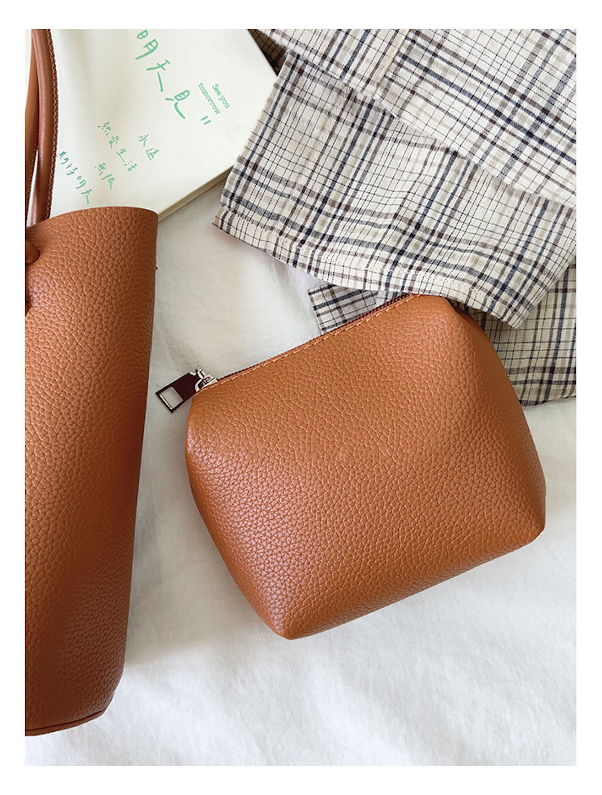 Women’s Chic Leather Bucket Bag Crossbody Bag for Everyday City Outfits