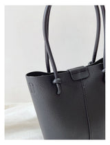 Women’s Chic Leather Bucket Bag Crossbody Bag for Everyday City Outfits