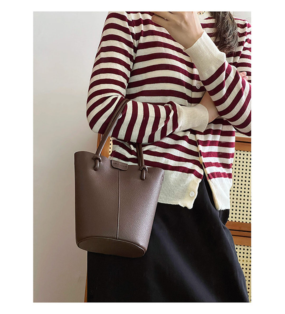 Women’s Chic Leather Bucket Bag Crossbody Bag for Everyday City Outfits