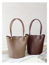 Women’s Chic Leather Bucket Bag Crossbody Bag for Everyday City Outfits