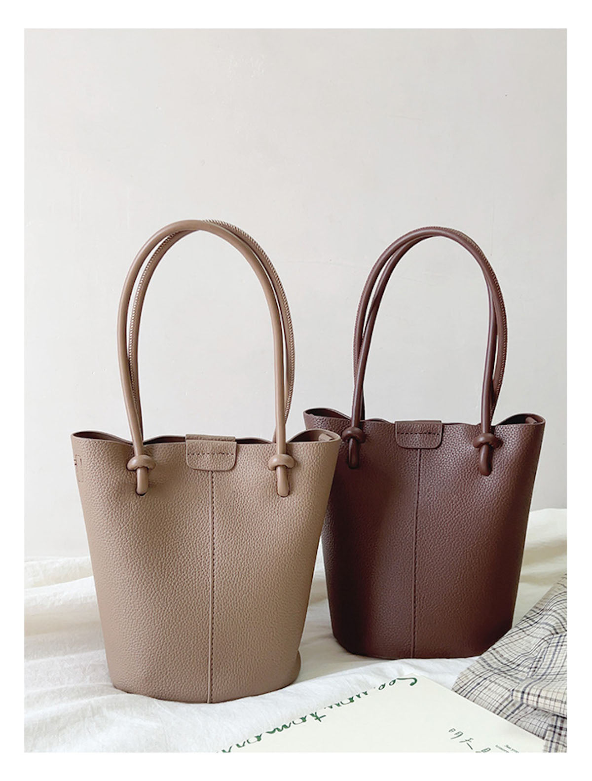 Women’s Chic Leather Bucket Bag Crossbody Bag for Everyday City Outfits