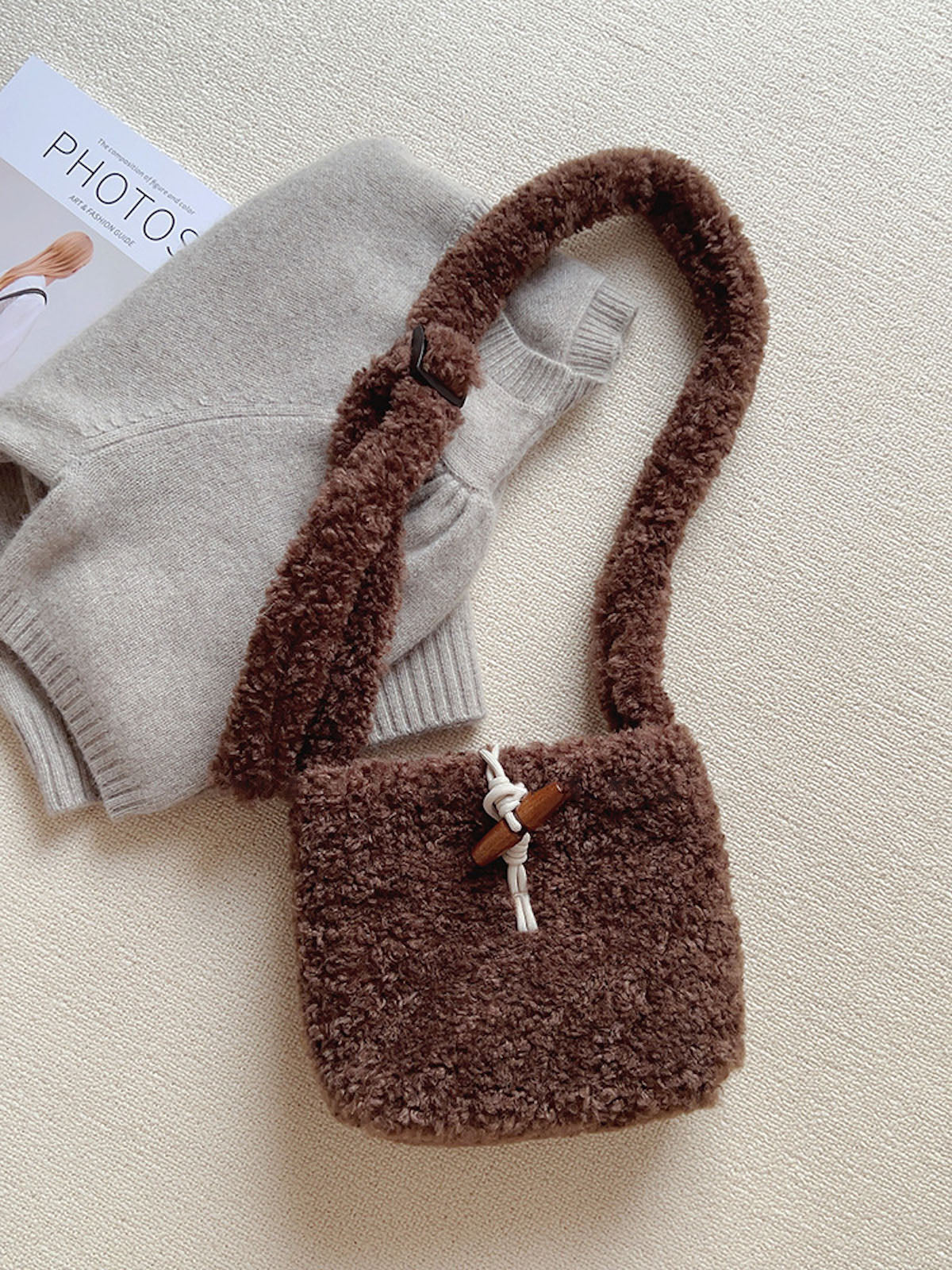 Women’s Faux Furry Crossbody Bag for Cozy Everyday Outfits