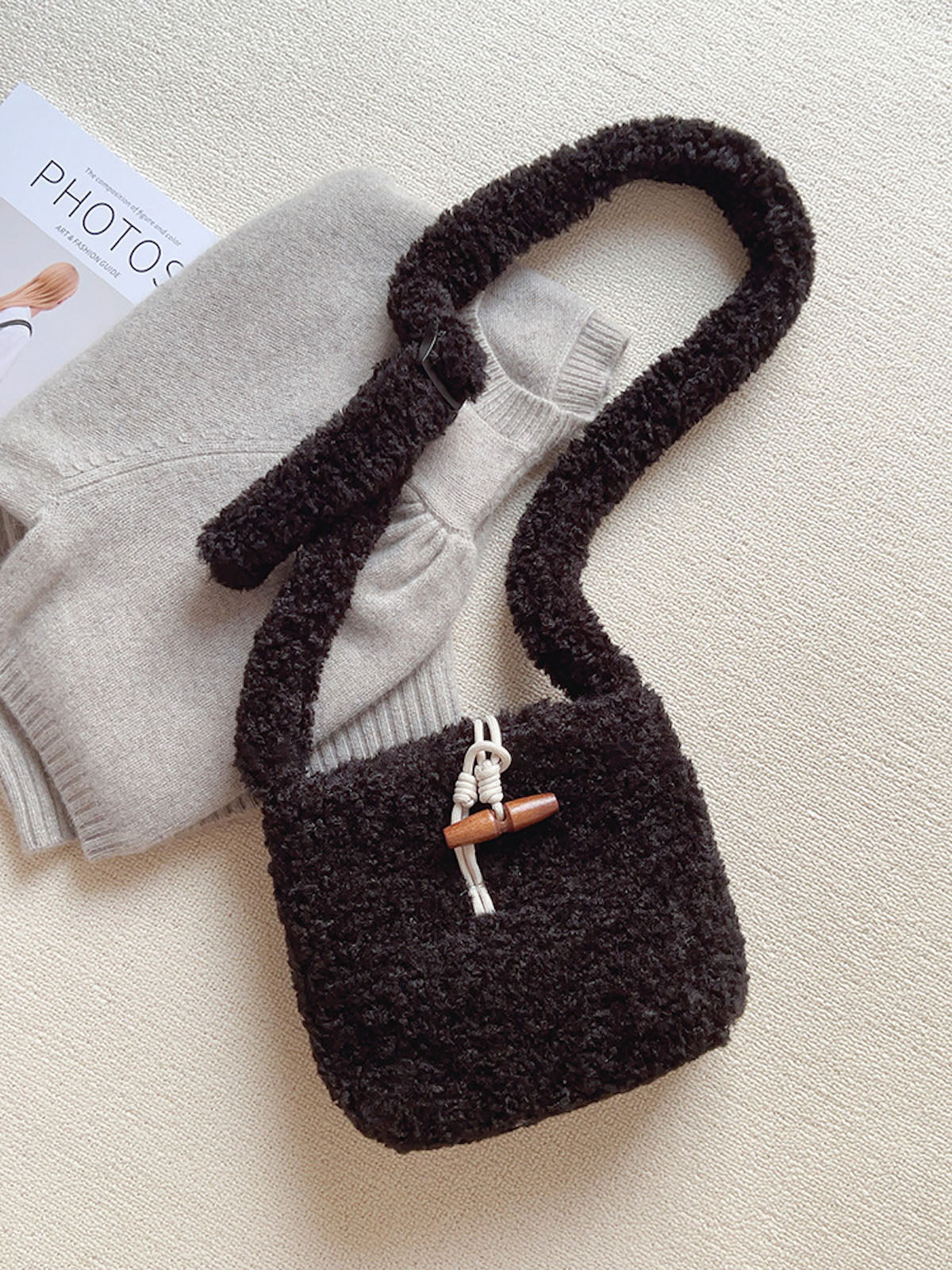 Women’s Faux Furry Crossbody Bag for Cozy Everyday Outfits