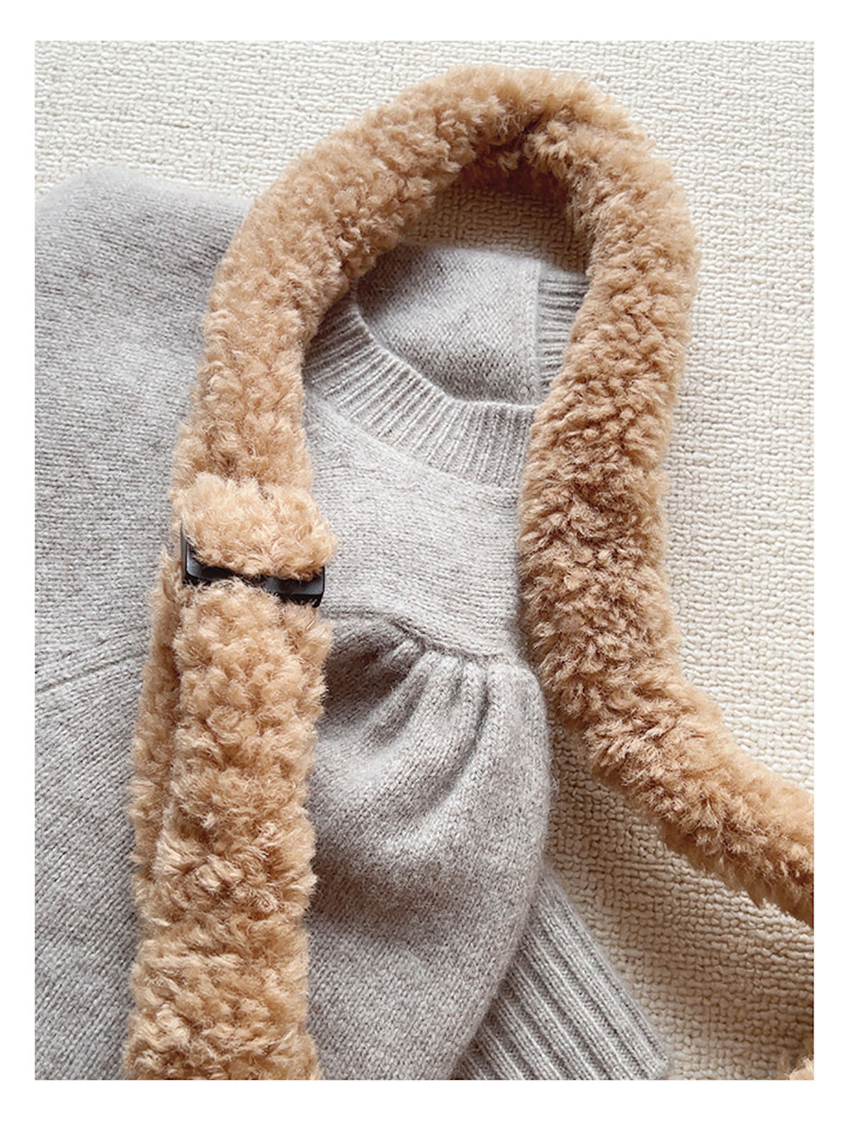 Women’s Faux Furry Crossbody Bag for Cozy Everyday Outfits