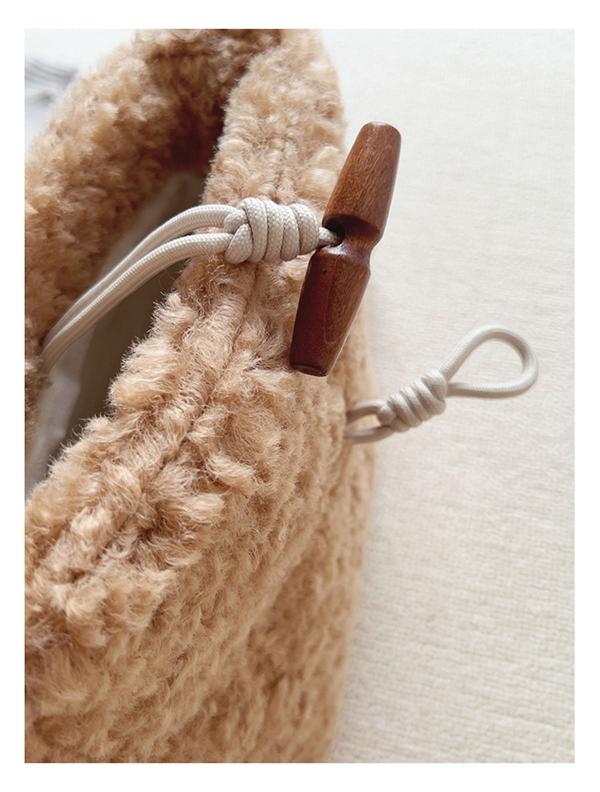 Women’s Faux Furry Crossbody Bag for Cozy Everyday Outfits