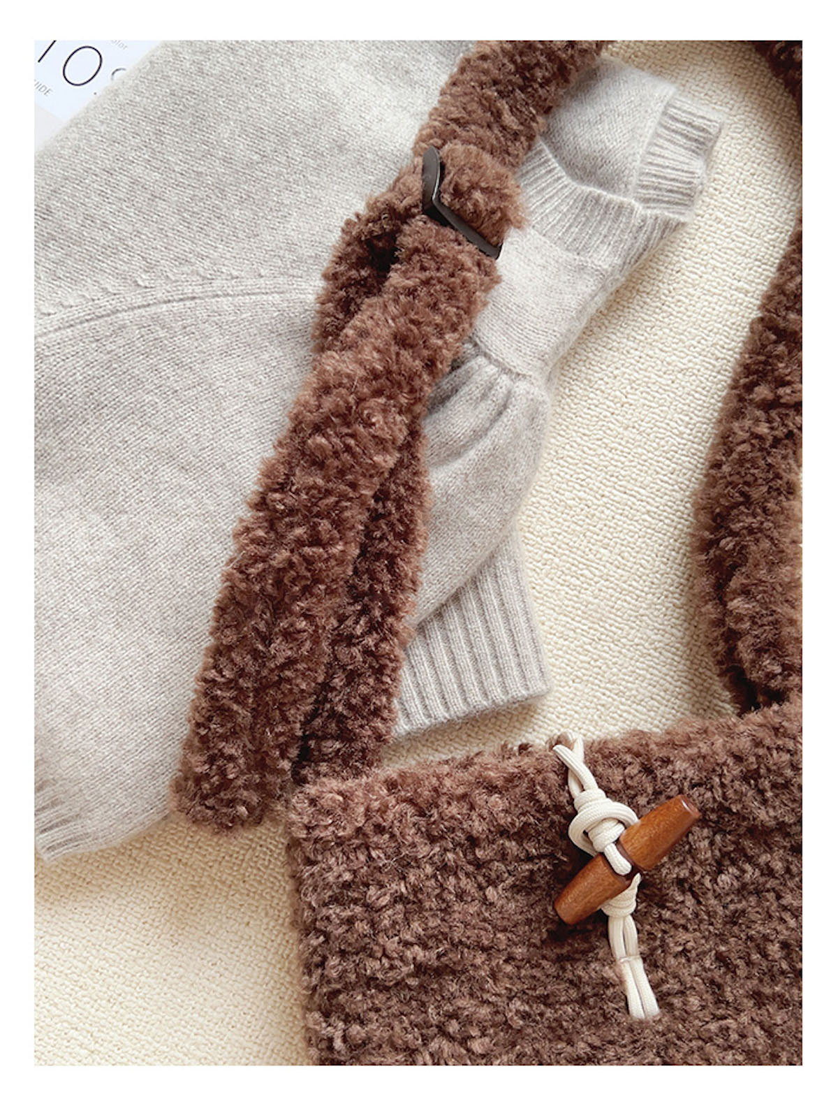 Women’s Faux Furry Crossbody Bag for Cozy Everyday Outfits